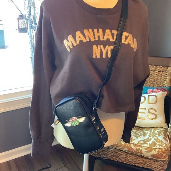 NWT ❤️ Friends “CENTRAL PERK” Crossbody - Picture 2 of 7
